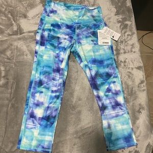 Brand new. Lycra sport cropped leggings